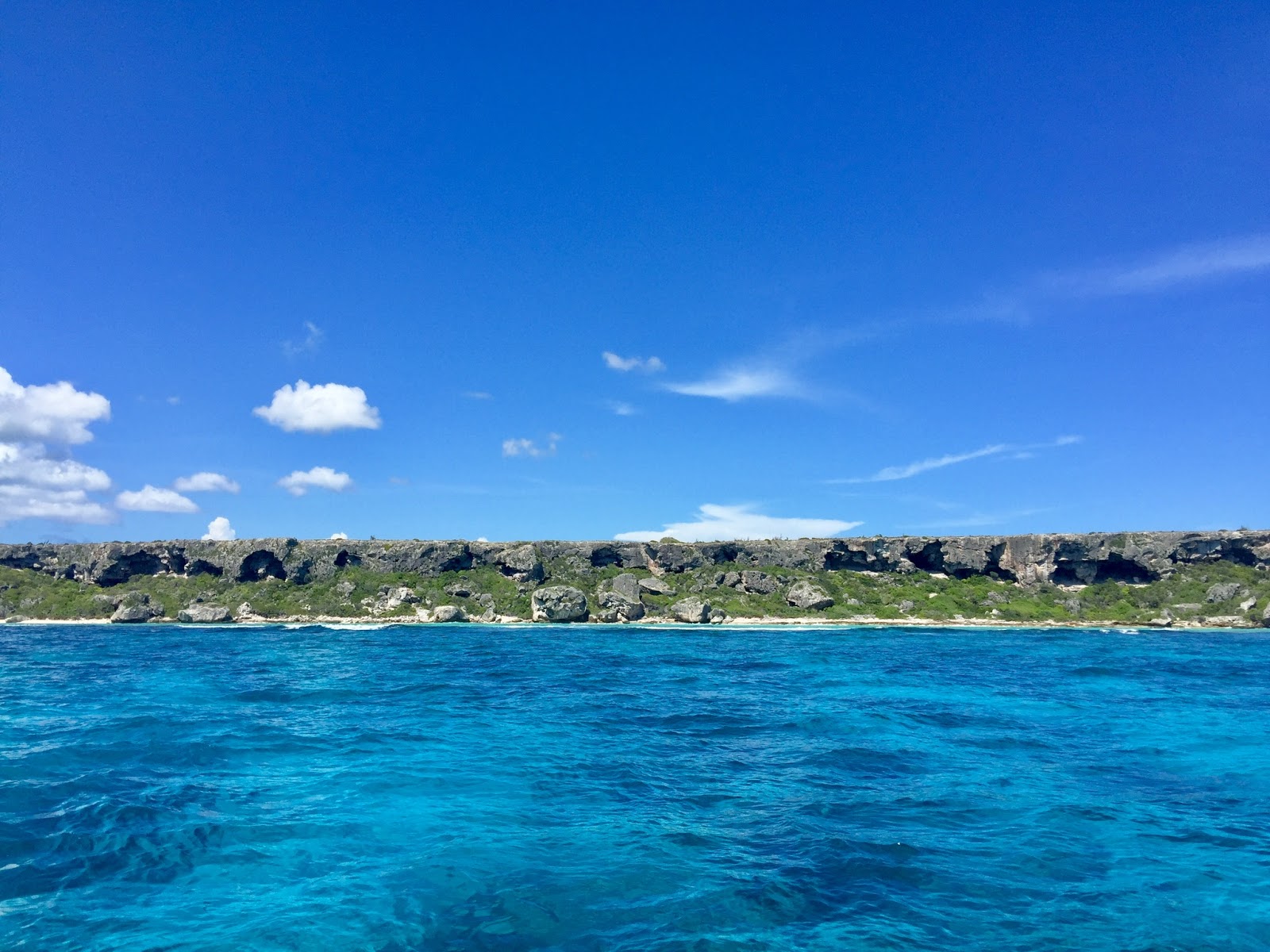 Foto di Pajaros beach con costa lunga e dritta
