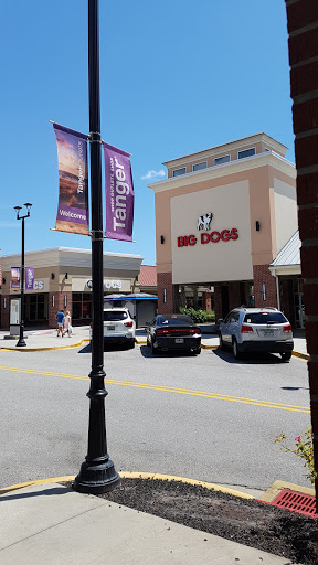 Outlet Mall «Tanger Outlet Myrtle Beach Hwy 501», reviews and photos, 4635 Factory Stores Blvd, Myrtle Beach, SC 29579, USA