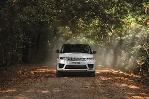 Land Rover Experience Les Comes image