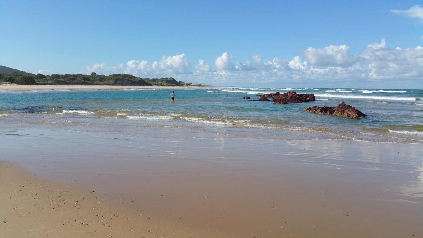 Fotografie cu Little Beach - locul popular printre cunoscătorii de relaxare