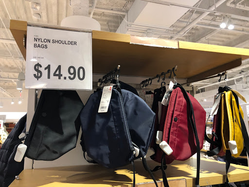 UNIQLO Bay Street image