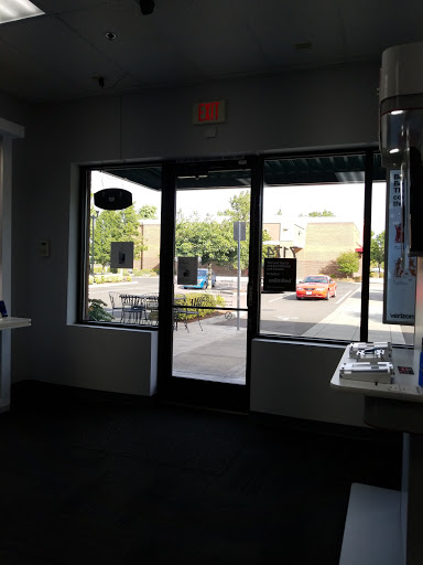 Cell Phone Store «GoWireless Verizon Authorized Retailer», reviews and photos, 7174 NE Cornell Rd, Hillsboro, OR 97124, USA