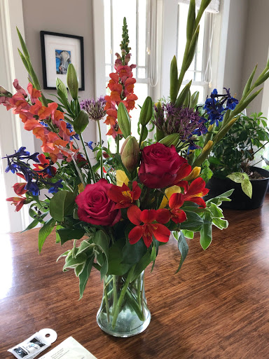 Florist «Candlelight Floral & Gifts», reviews and photos, 850 Lake St E, Wayzata, MN 55391, USA