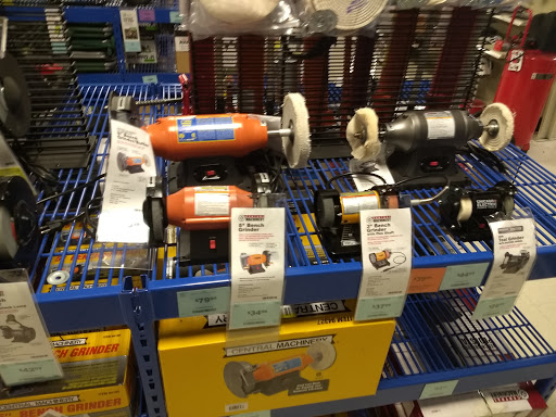 Hardware Store «Harbor Freight Tools», reviews and photos, 4600 Stadium Dr, Kalamazoo, MI 49008, USA