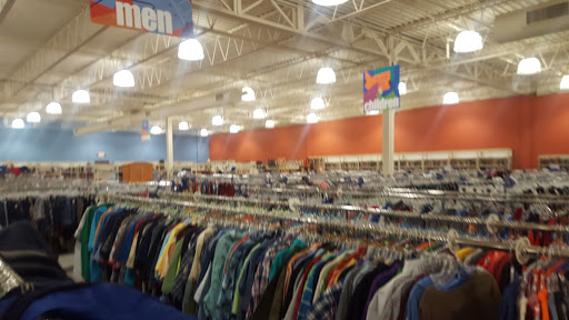 Thrift Store «Goodwill - Roseville, MN - Cleveland Avenue», reviews and photos, 2500 Cleveland Ave N, Roseville, MN 55113, USA