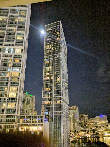 Shopping Mall «Ultramont Mall», reviews and photos, 100 SE 1st St, Miami, FL 33131, USA