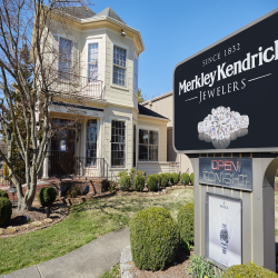 Merkley Kendrick Jewelers, 138 Chenoweth Ln, Louisville, KY 40207, USA, 
