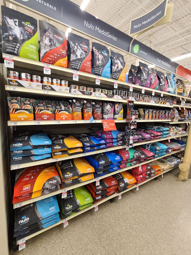 Pet Supply Store «PetSmart», reviews and photos, 213 Daniel Webster Hwy, Nashua, NH 03060, USA