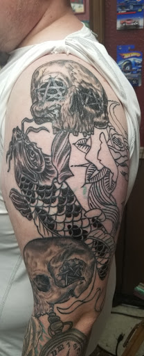 Tattoo Shop «Lucky Squirrel Tattoo», reviews and photos, 3341 Commercial St SE, Salem, OR 97302, USA