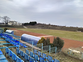Стадион „Академик“
