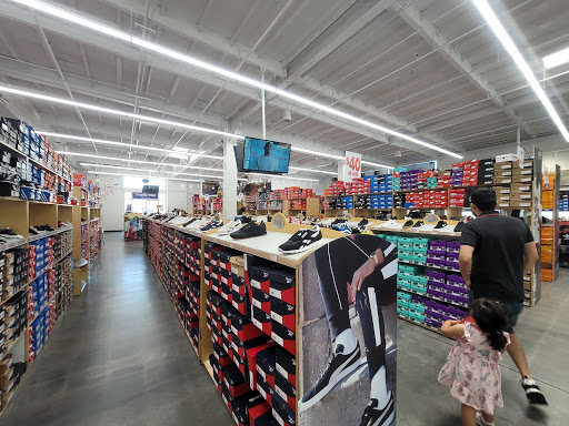 Shoe Store «WSS», reviews and photos, 460 San Fernando Mission Blvd, San Fernando, CA 91340, USA