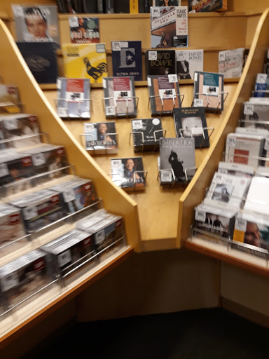 Book Store «Barnes & Noble», reviews and photos, 210 Americana Way, Glendale, CA 91210, USA