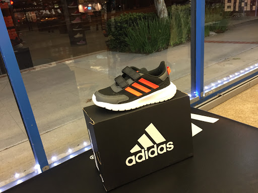 Shoe Store «Shoe City - Lawndale», reviews and photos, 16809 Hawthorne Blvd # 3706422, Lawndale, CA 90260, USA