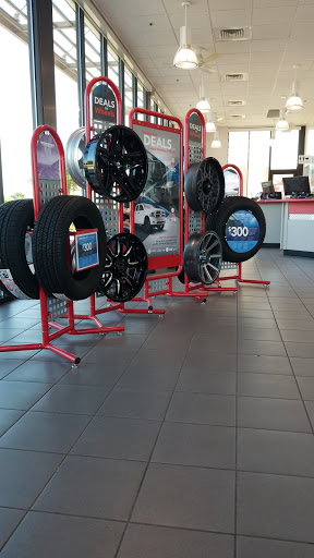 Tire Shop «Discount Tire Store - Roanoke, TX», reviews and photos, 1330 US-377, Roanoke, TX 76262, USA