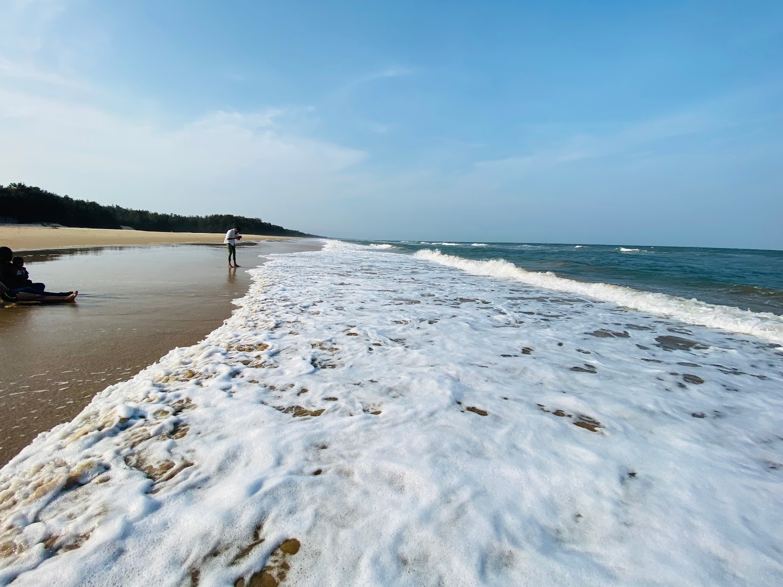 Foto de Tupilipalem Beach - lugar popular entre os apreciadores de relaxamento