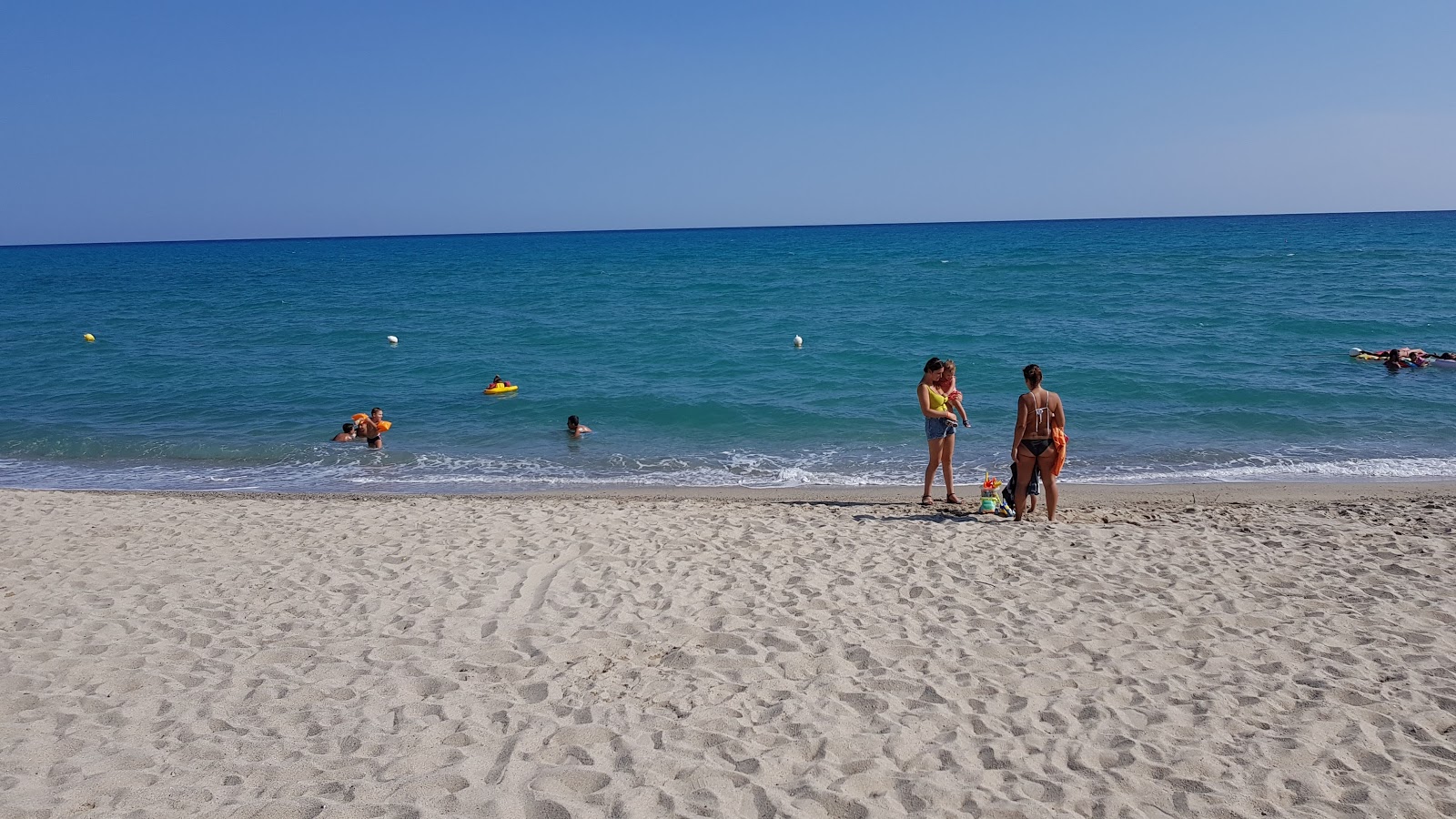 Foto van Strand van Villaggio Carrao gelegen in een natuurlijk gebied