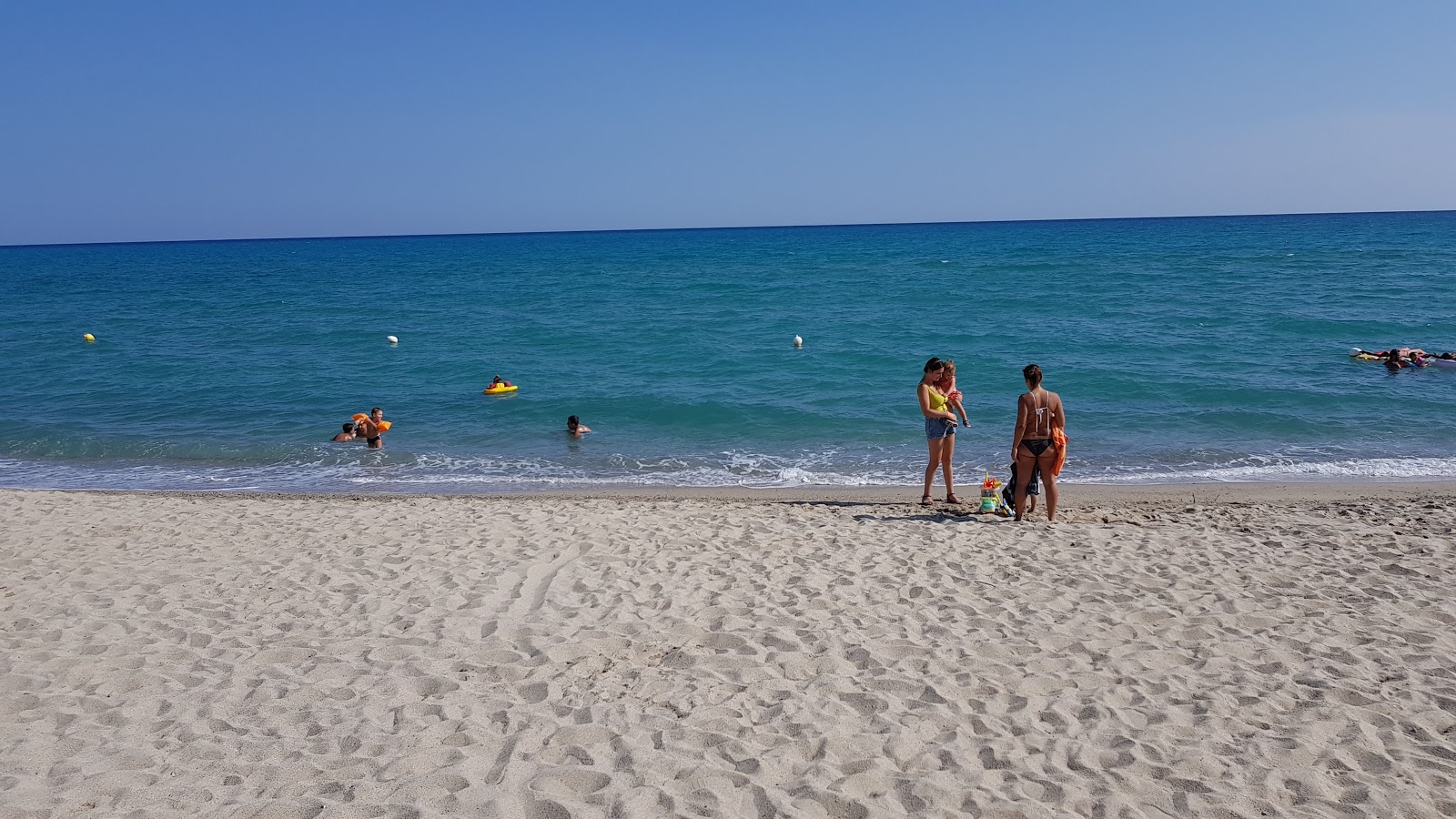 Photo de Cropani Marina Beach - endroit populaire parmi les connaisseurs de la détente
