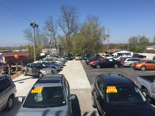 Used Car Dealer «The Car Store Saint Charles», reviews and photos, 3732 W Clay St, St Charles, MO 63301, USA