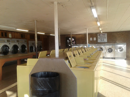 Daisy Cleaner & Laundry in Andalusia, Alabama