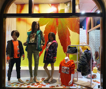 Tienda de Moda Infantil y Juvenil - MASCOTAS - Zalla Bizkaitarra Kalea, 3, 48860 Mimetiz, Biscay, España