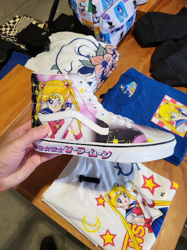 Shoe Store «Vans», reviews and photos, 5671 Bay St, Emeryville, CA 94608, USA