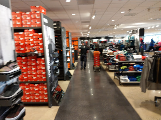 Clothing Store «Nike Factory Store», reviews and photos, 603 Stanley K Tanger Dr, Lancaster, PA 17602, USA