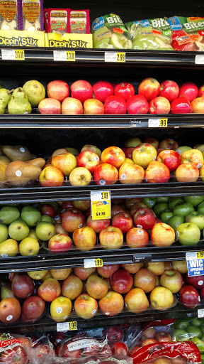 Grocery Store «J & J Foods», reviews and photos, 1075 Jesse Jewell Pkwy, Gainesville, GA 30501, USA