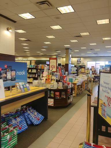 Book Store «Barnes & Noble», reviews and photos, 8136 W Bowles Ave, Littleton, CO 80123, USA
