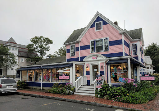Clothing Store «Vineyard Vines», reviews and photos, 56 Narragansett Ave, Oak Bluffs, MA 02557, USA