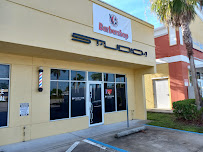 Yovany Barber Shop #4 | Studio 1 - Photo 4 - Car repair in Cape Coral, FL, Cape Coral