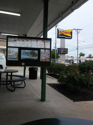 Fast Food Restaurant «Sonic Drive-In», reviews and photos, 537 W Dixie Ave, Elizabethtown, KY 42701, USA