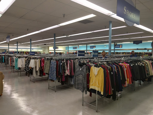 Thrift Store «Goodwill Industries of Middle Tennessee», reviews and photos, 5412 Charlotte Ave, Nashville, TN 37209, USA