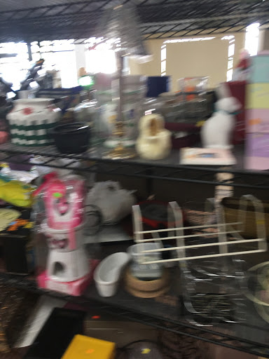 Thrift Store «Salvation Army Thrift Store», reviews and photos, 505 27th Ave SW, Vero Beach, FL 32968, USA