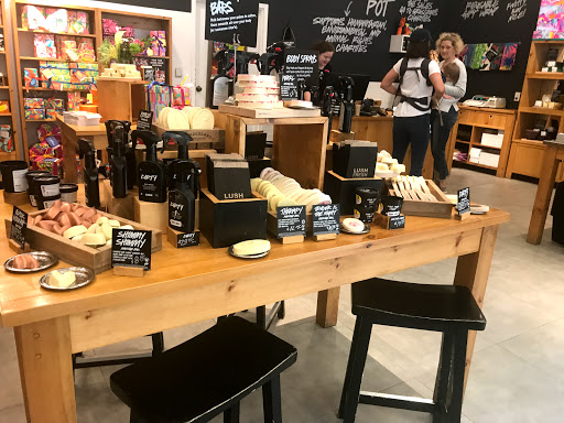 Cosmetics Store «Lush», reviews and photos, 10 Rosedale Shopping Center, Roseville, MN 55113, USA