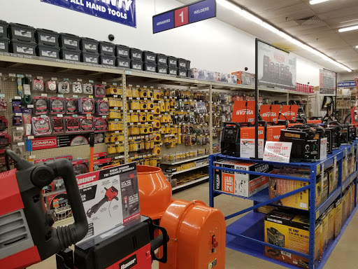 Hardware Store «Harbor Freight Tools», reviews and photos, 2658 Peters Creek Pkwy, Winston-Salem, NC 27127, USA