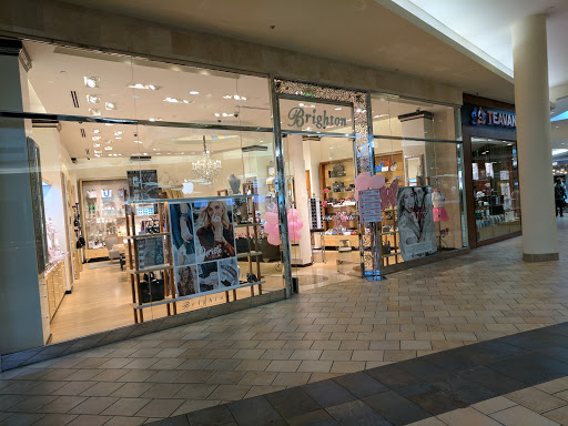Shopping Mall «Summit Mall», reviews and photos, 3265 W Market St, Fairlawn, OH 44333, USA