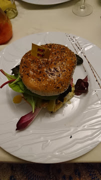 Hamburger du Restaurant français Restaurant Le Canard Royal à Pau - n°6