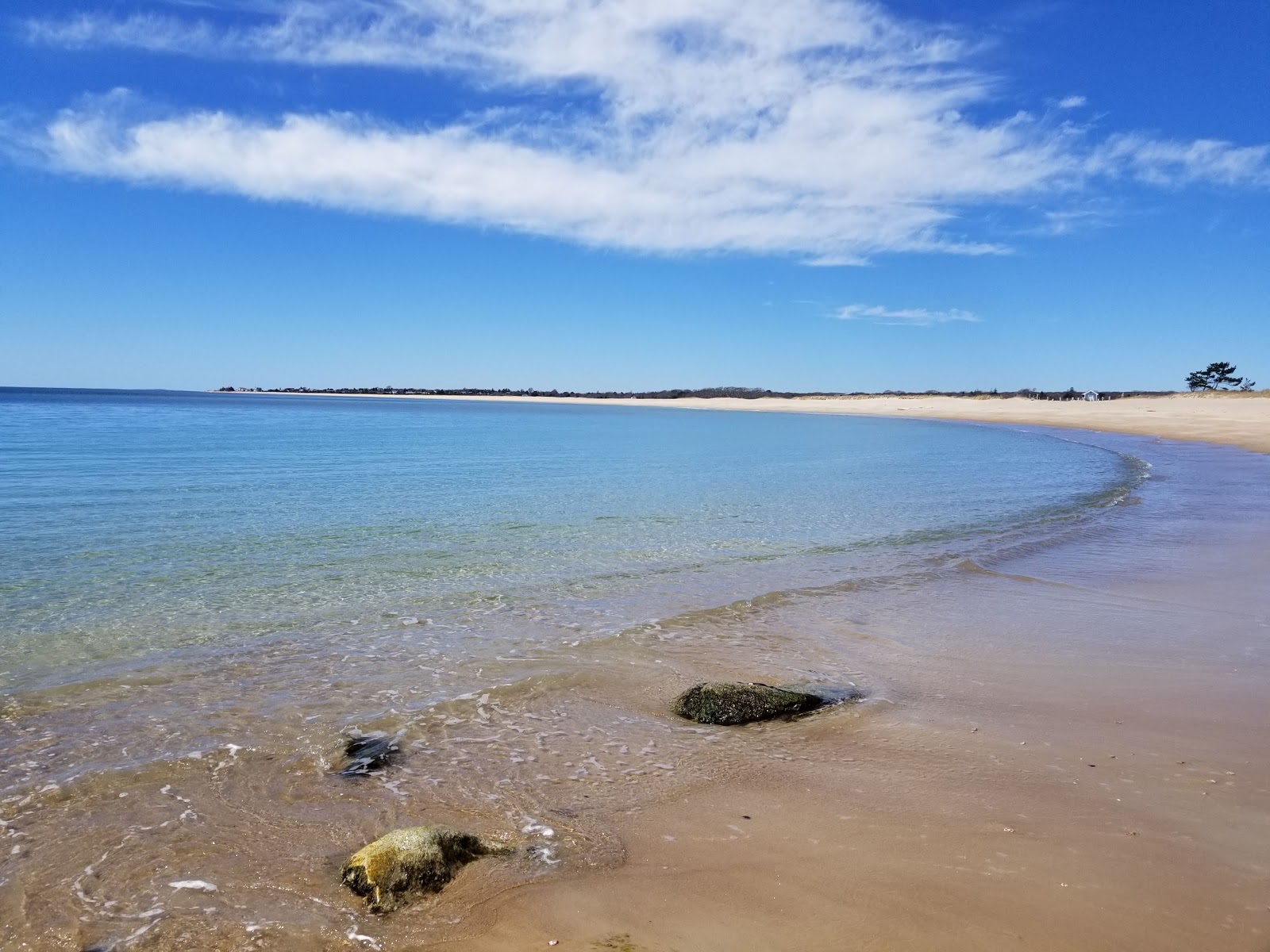 Foto von Weekapaug Inn Beach mit beiger sand Oberfläche