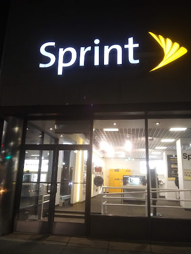 Cell Phone Store «T-Mobile», reviews and photos, 25 City Ave, Bala Cynwyd, PA 19004, USA