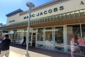 Marc Jacobs - Waikele Premium Outlets image