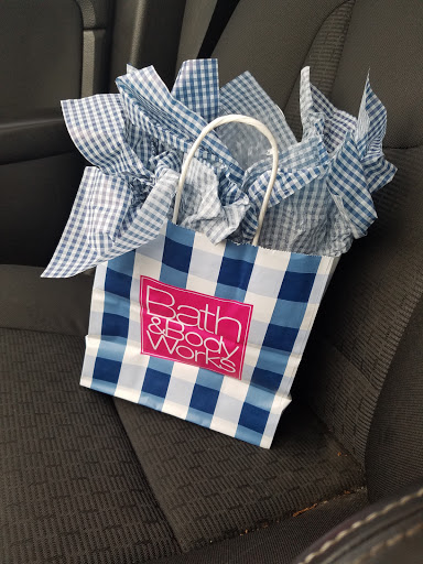 Beauty Supply Store «Bath & Body Works», reviews and photos, 8403 N Michigan Rd, Indianapolis, IN 46268, USA