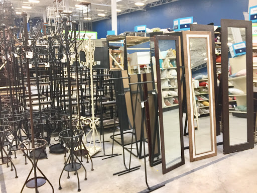Home Goods Store «At Home», reviews and photos, 5901 Mercury Dr, Dearborn, MI 48126, USA
