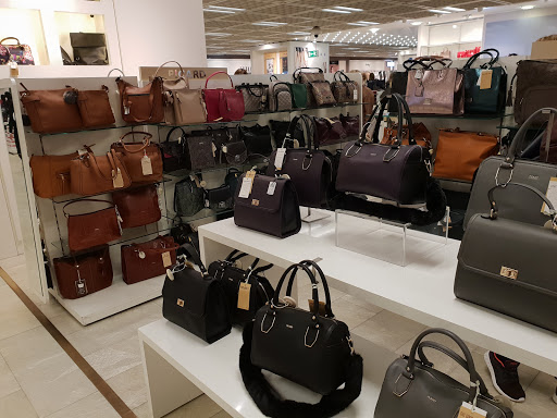 Stores to buy women's shoulder bag Nuremberg