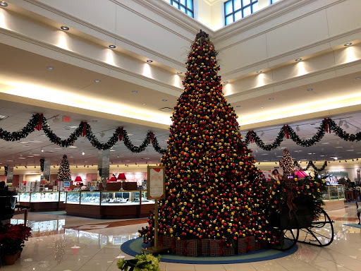 Department Store «Von Maur», reviews and photos, 115 Iowa River Landing Pl, Coralville, IA 52241, USA
