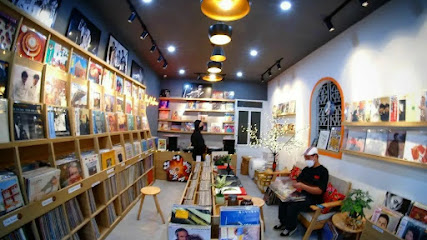 Đĩa Than Vintage - Hanoi Vintage Vinyl Shop