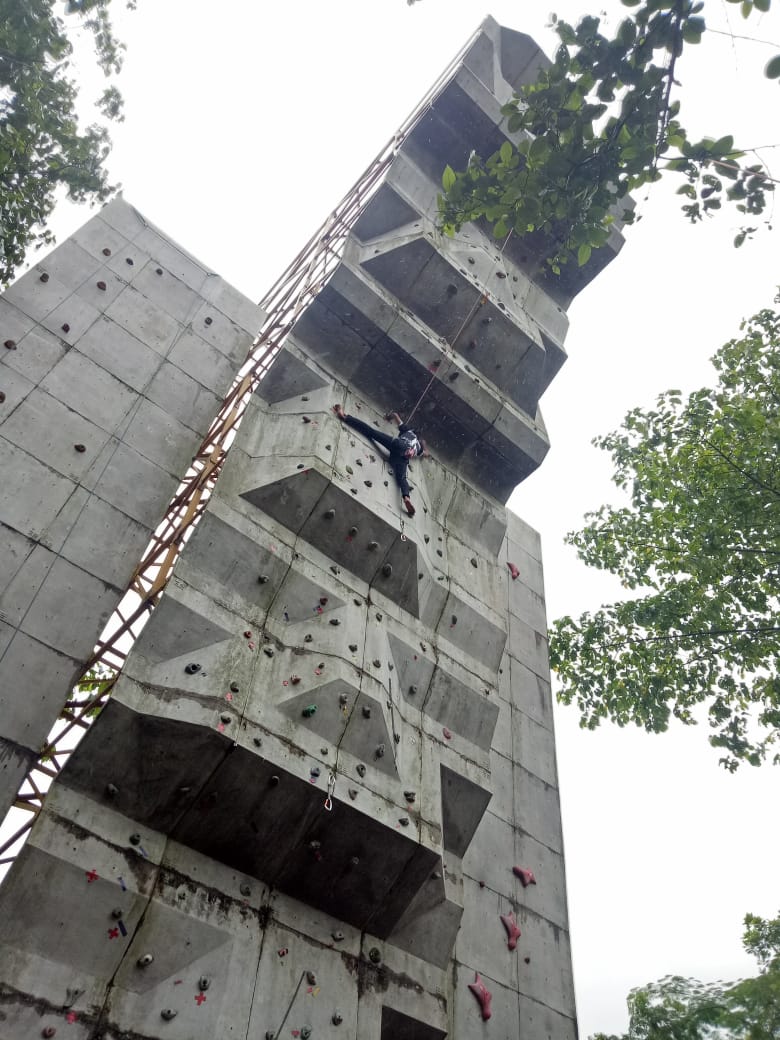 Wall Climbing Jalak Harupat