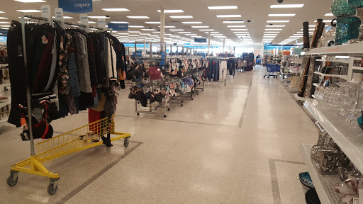 Clothing Store «Ross Dress for Less», reviews and photos, 2180 MacArthur Rd, Whitehall, PA 18052, USA