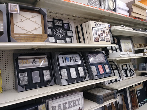 Discount Store «Big Lots», reviews and photos, 4717 McKnight Rd, Pittsburgh, PA 15237, USA