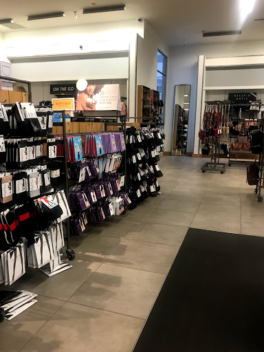 Shoe Store «DSW Designer Shoe Warehouse», reviews and photos, 300 E Colorado Blvd #250, Pasadena, CA 91101, USA
