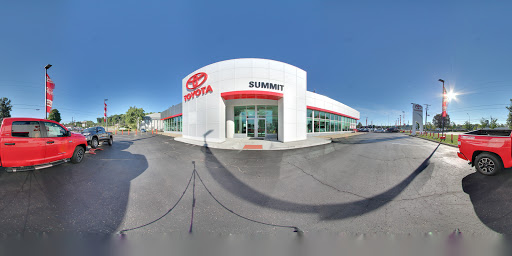 Toyota Dealer «Summit Toyota of Akron», reviews and photos, 1535 Vernon Odom Blvd, Akron, OH 44320, USA